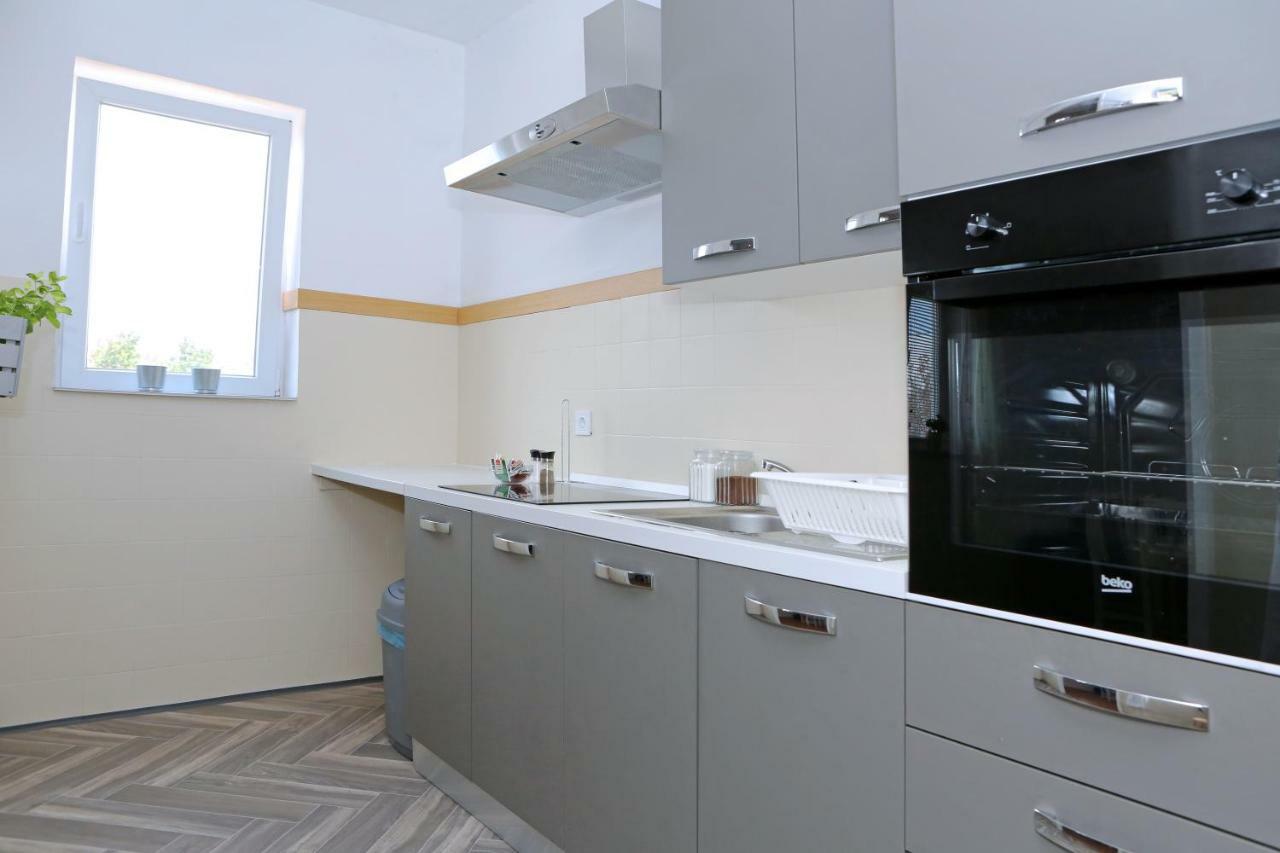 Apartman Charlie 브르시 외부 사진